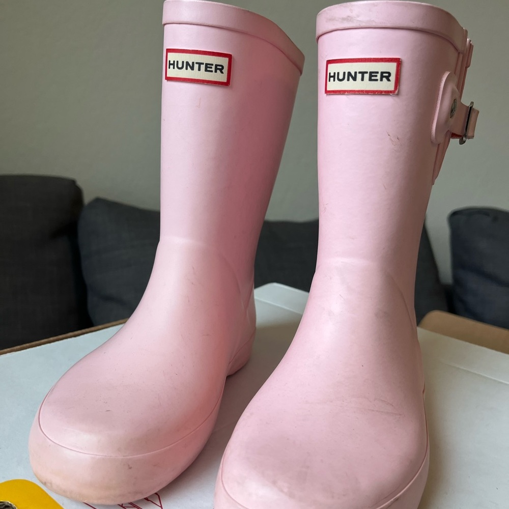 Girls Hunter Boots in Pink- Slightly worn